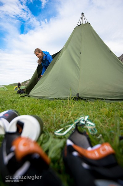 Tent camping in Hanshelleren